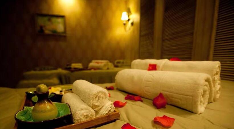 重庆高端水疗spa会馆就这样带着清风月静抚慰了光阴悲喜